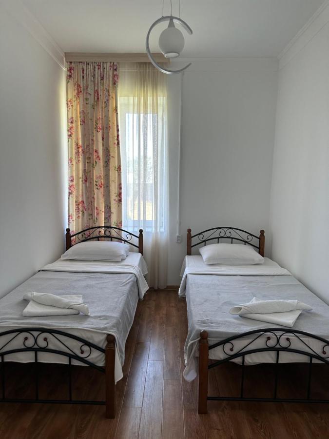 Leila'S Guest House Joqolo Экстерьер фото