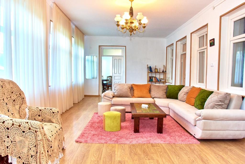 Leila'S Guest House Joqolo Экстерьер фото