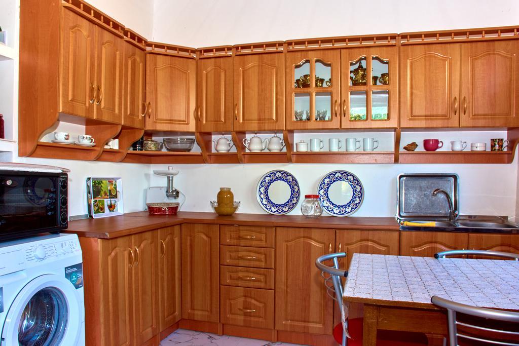 Leila'S Guest House Joqolo Экстерьер фото