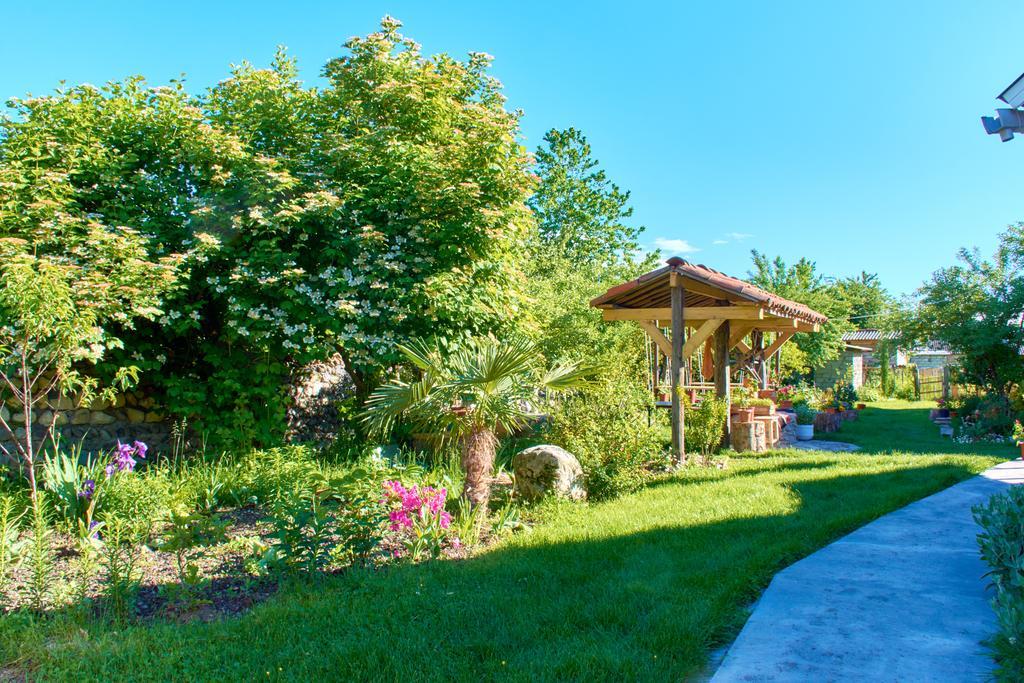 Leila'S Guest House Joqolo Экстерьер фото